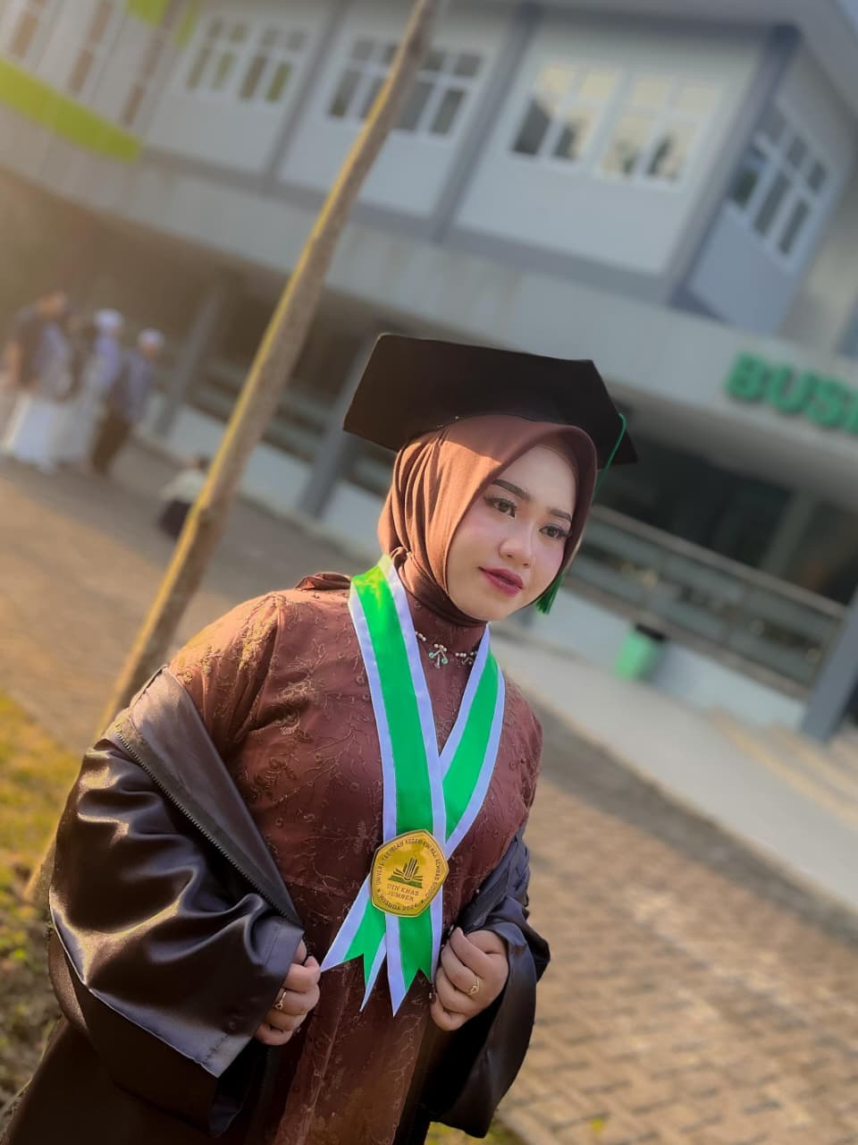 Kunci Sukses Mahasiswi Tadris Matematika UIN Khas Jember Raih Wisudawan Terbaik